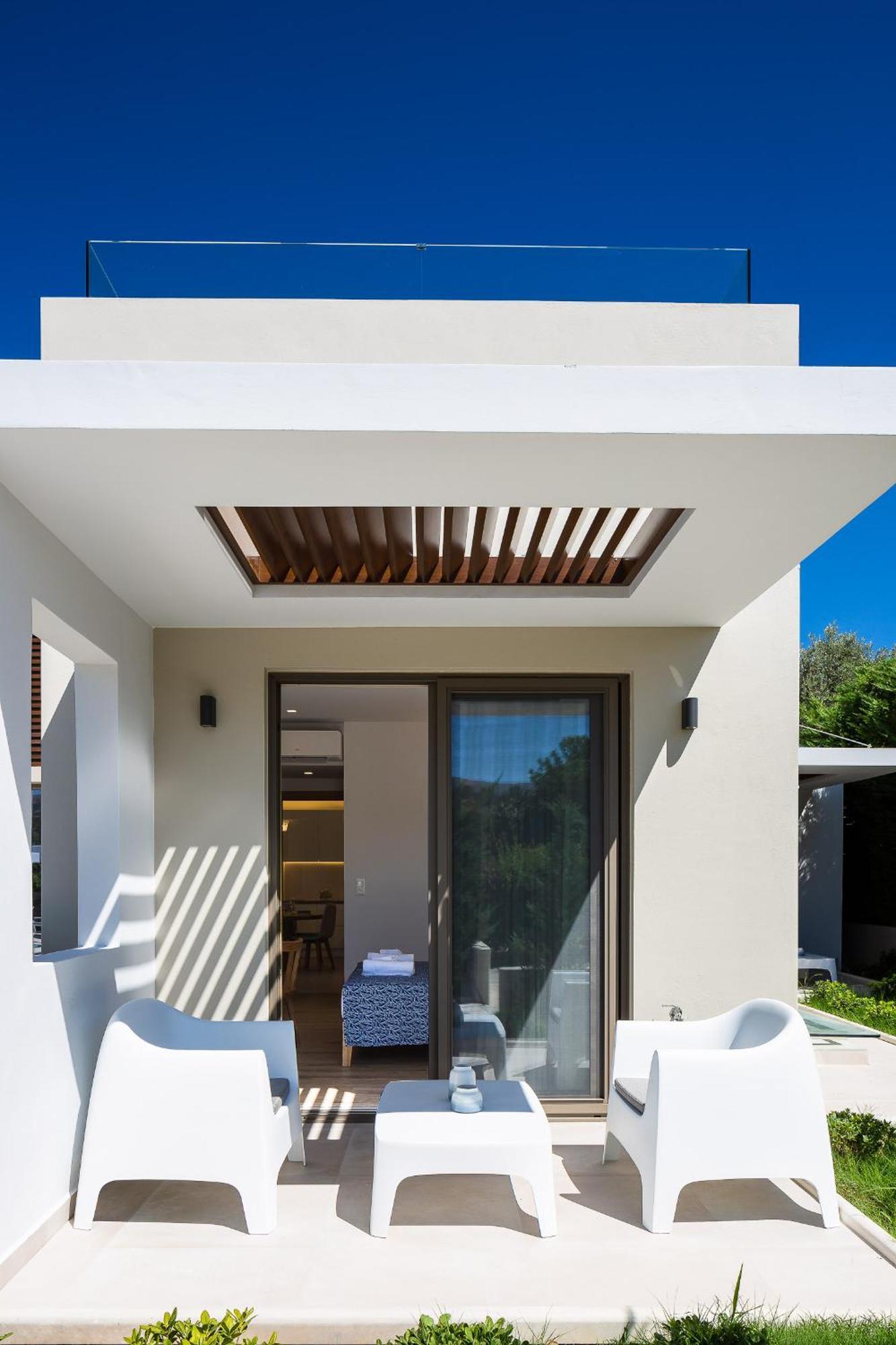 Vasilios Villa, With Pool, Gym & Close To Beach, By Thinkvilla Loutra 外观 照片