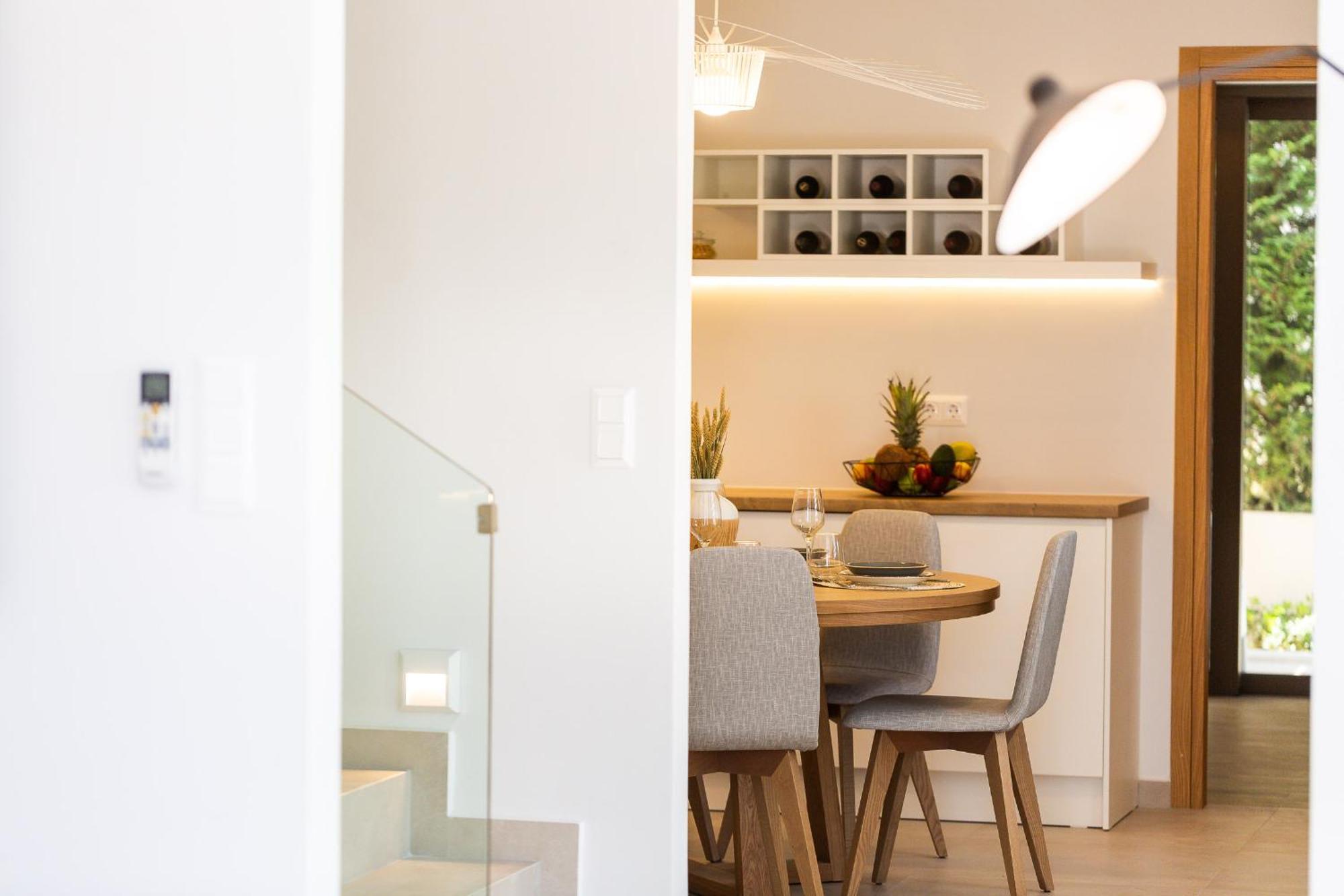Vasilios Villa, With Pool, Gym & Close To Beach, By Thinkvilla Loutra 外观 照片