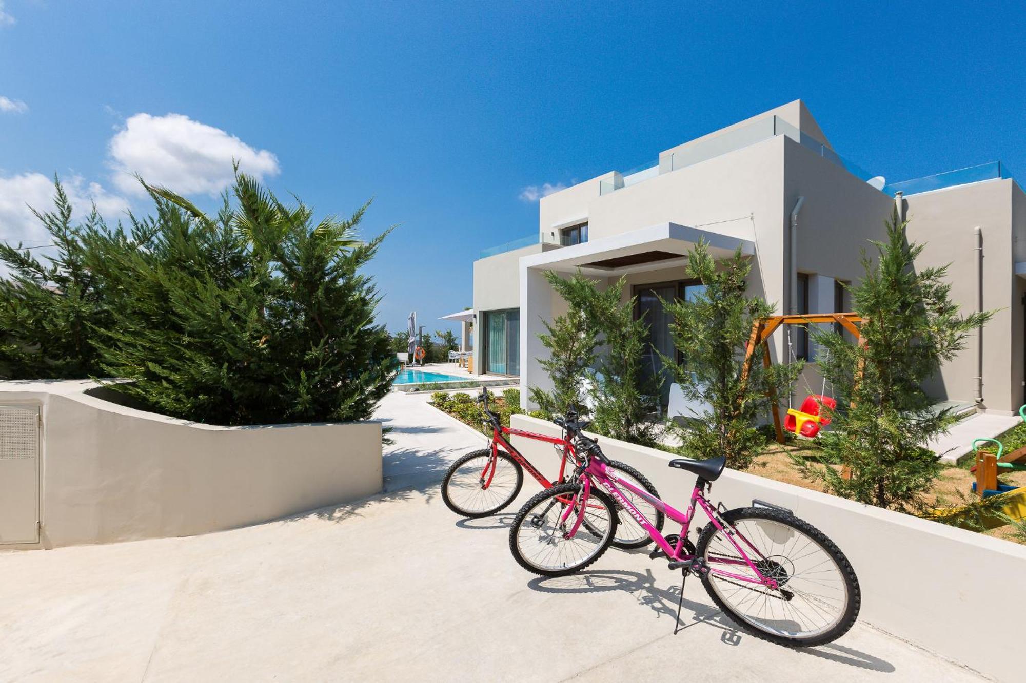 Vasilios Villa, With Pool, Gym & Close To Beach, By Thinkvilla Loutra 外观 照片