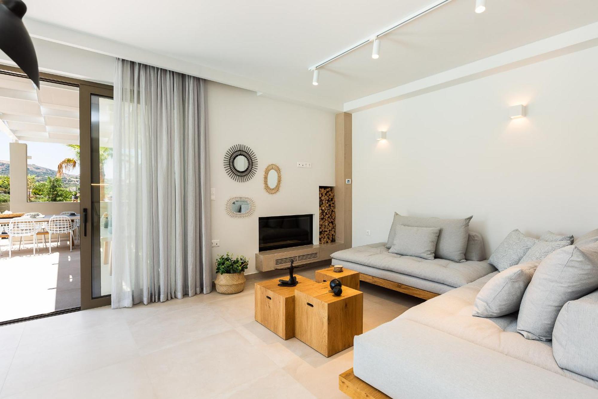 Vasilios Villa, With Pool, Gym & Close To Beach, By Thinkvilla Loutra 外观 照片