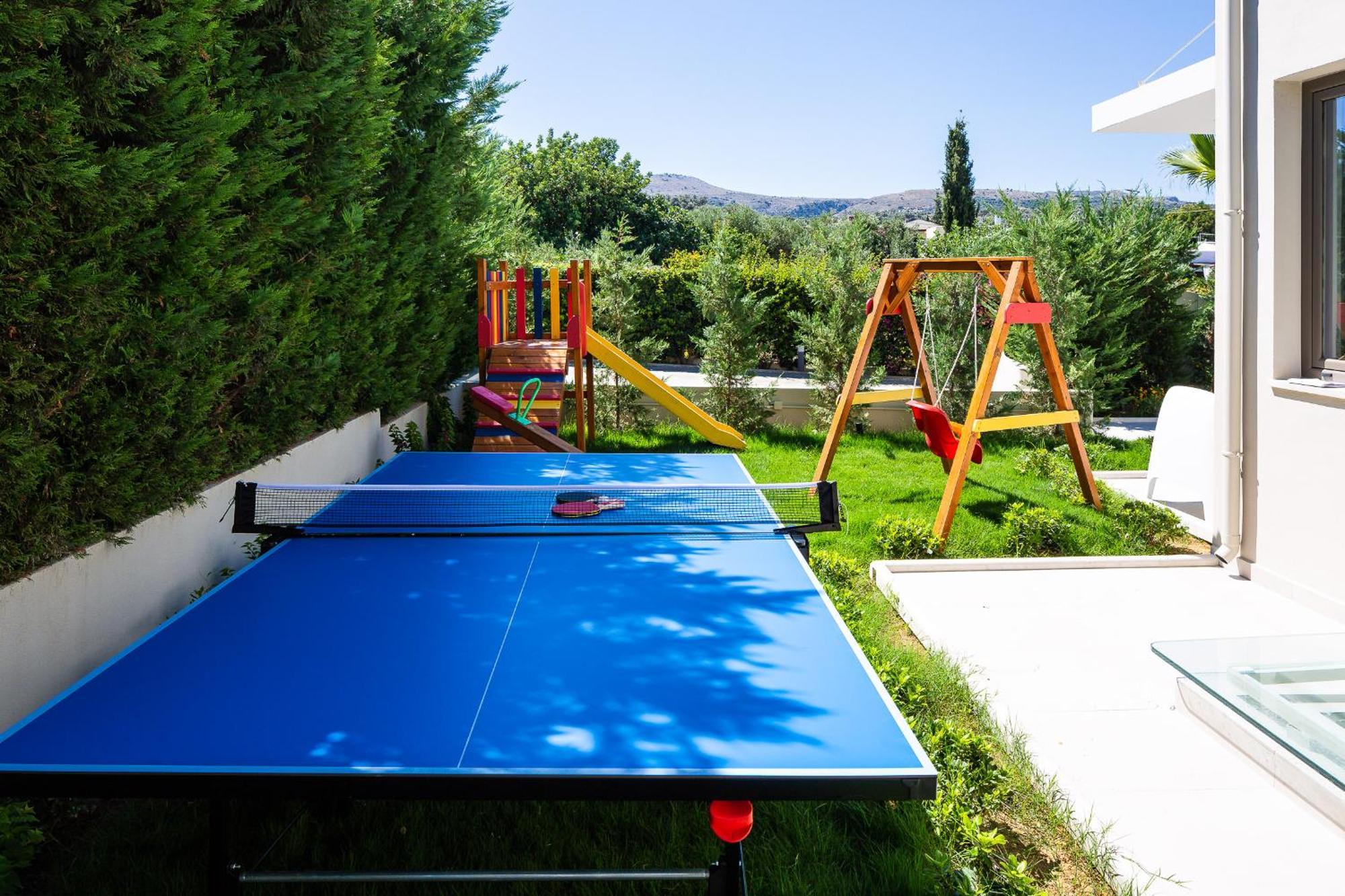 Vasilios Villa, With Pool, Gym & Close To Beach, By Thinkvilla Loutra 外观 照片