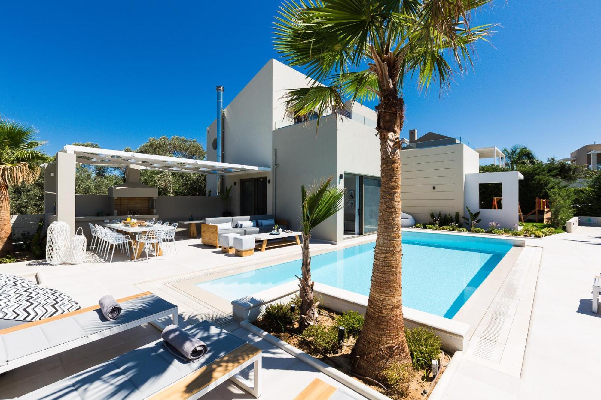 Vasilios Villa, With Pool, Gym & Close To Beach, By Thinkvilla Loutra 外观 照片