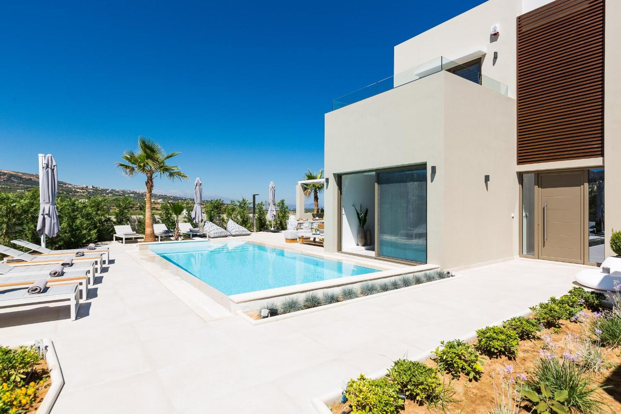 Vasilios Villa, With Pool, Gym & Close To Beach, By Thinkvilla Loutra 外观 照片